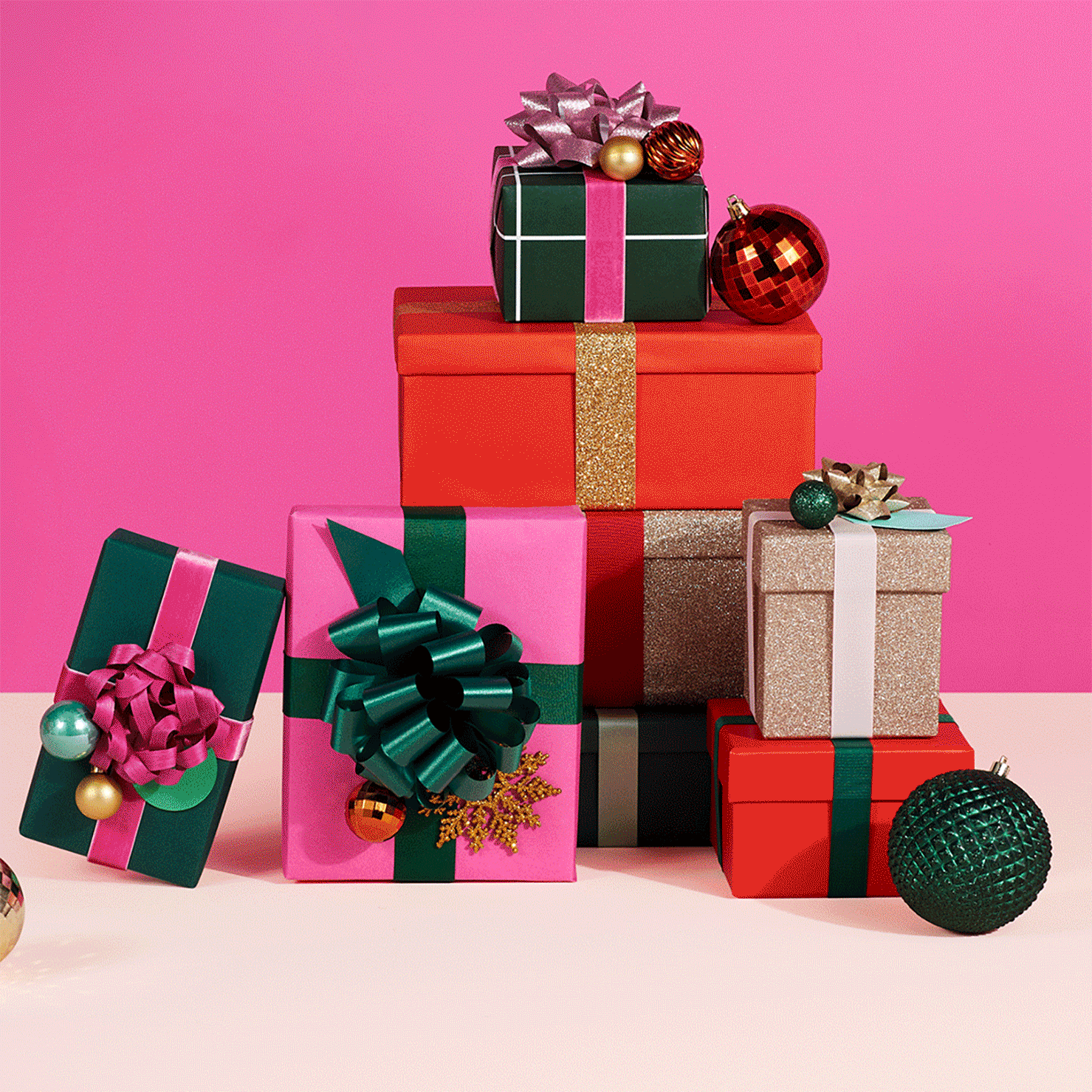 Shop Amazon Holiday Deals 